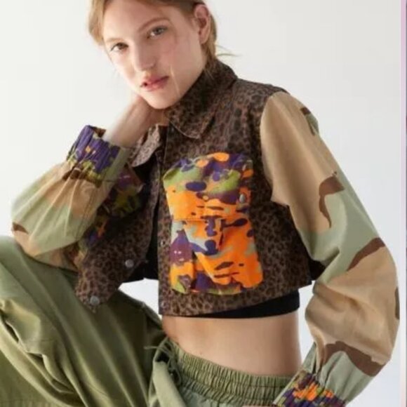BDG Jenny Camo Print Zip Cropped Utility Jacket - Picture 3 of 14